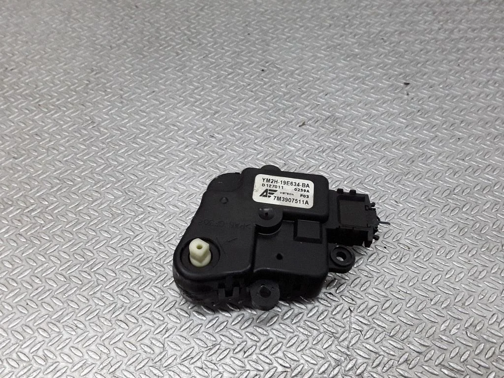 Silniczek klapki nawiewu 7M3907511A