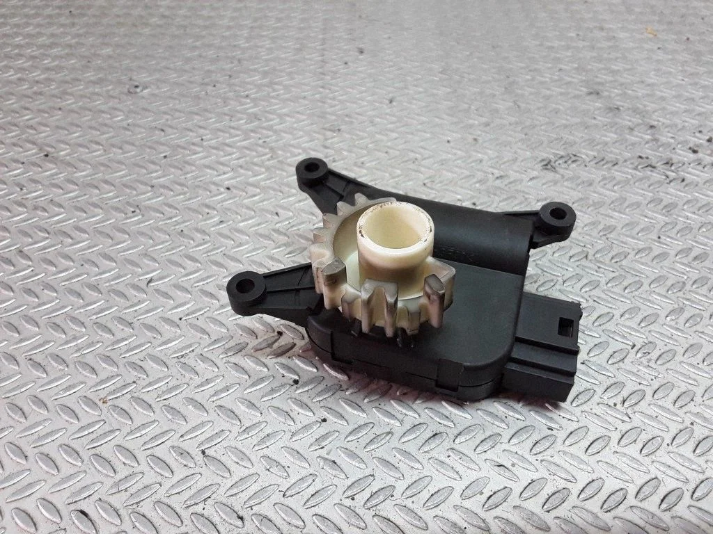 Air flap motor/actuator – Audi A3 S3 8P (2003-2012)