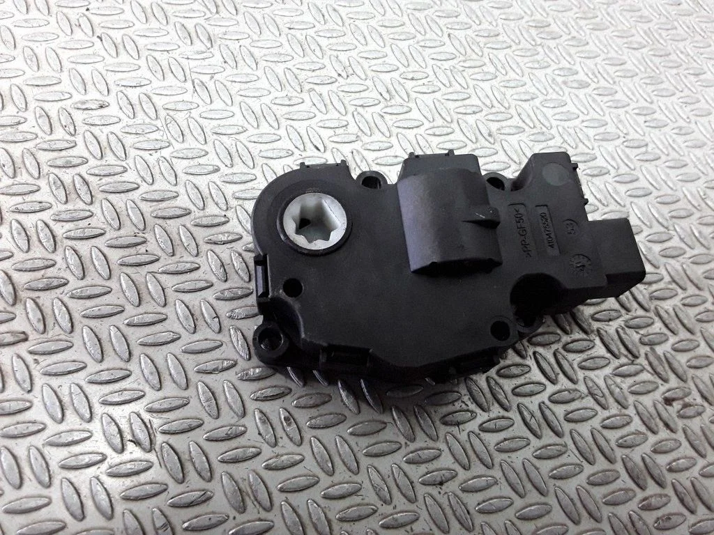 Silniczek klapki nawiewu – BMW Seria 3 F30 F35 F31 (2012-2018)