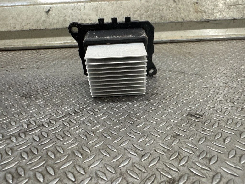 Heater blower motor/fan resistor – Subaru Forester SH (2008-2013)