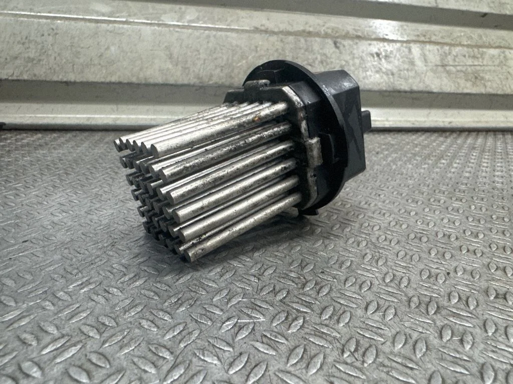 Heater blower motor/fan resistor – Volvo V70 (2008-2013)