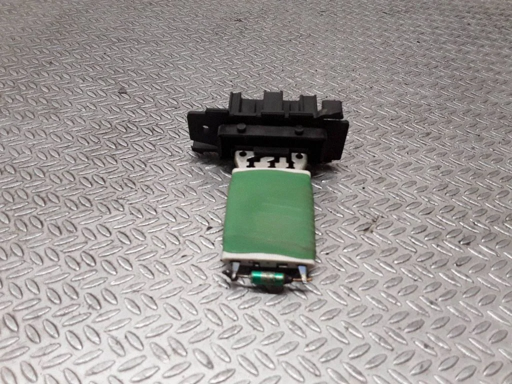 Heater blower motor/fan resistor – Citroen Jumpy (2007-2016)