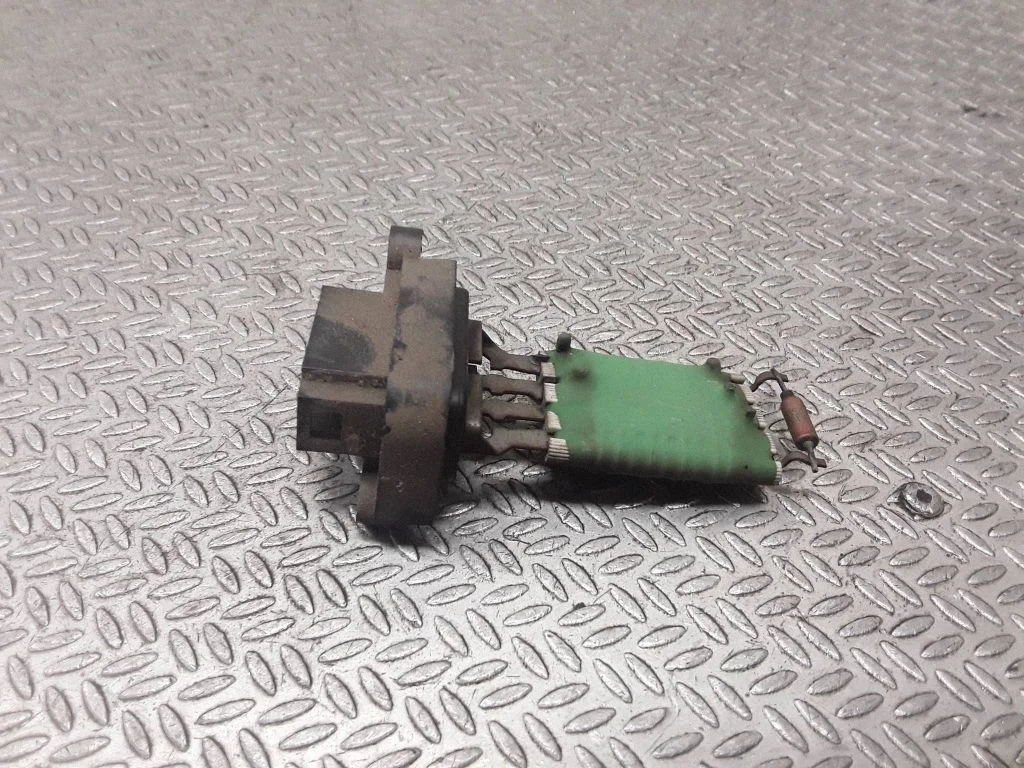 Heater blower motor/fan resistor 3C1H18B647AA