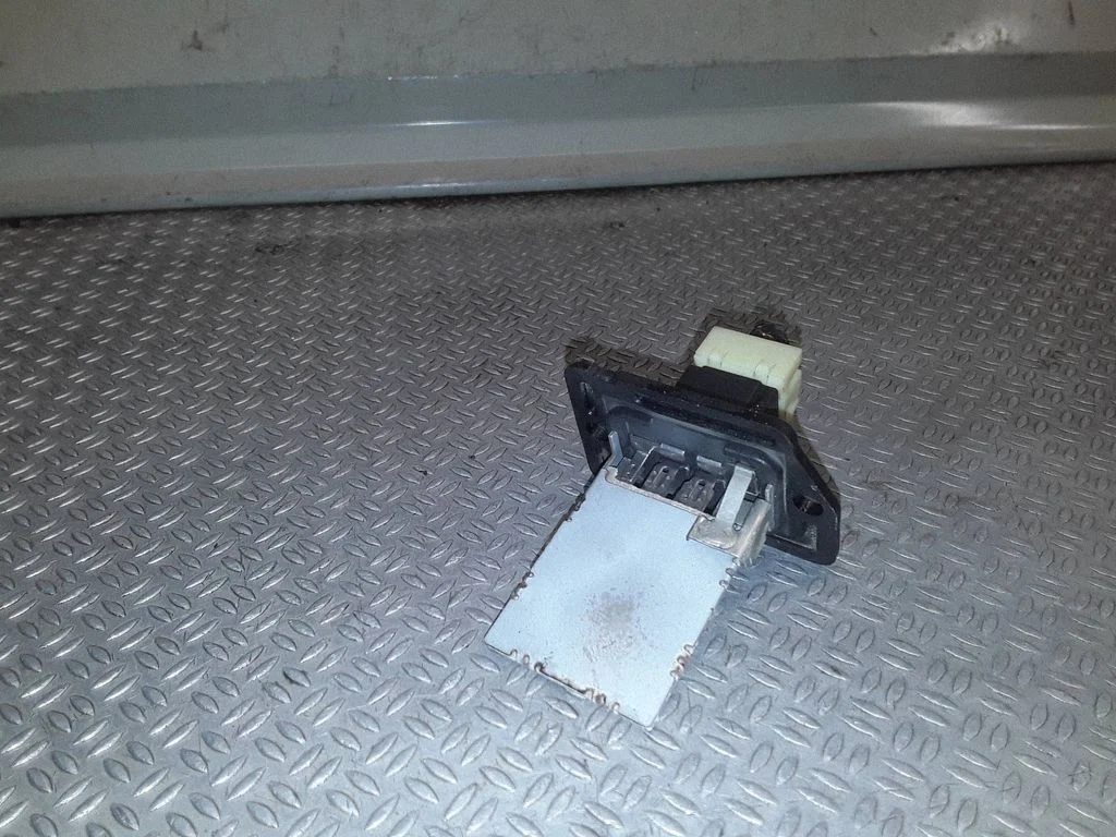 Heater blower motor/fan resistor – Hyundai i30 (2007-2012)