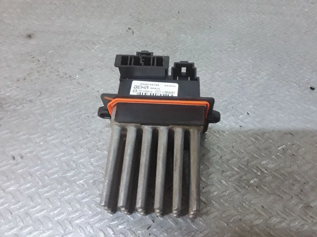 Heater blower motor/fan resistor 05061587AA