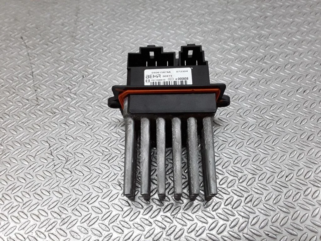Heater blower motor/fan resistor 05061587AA