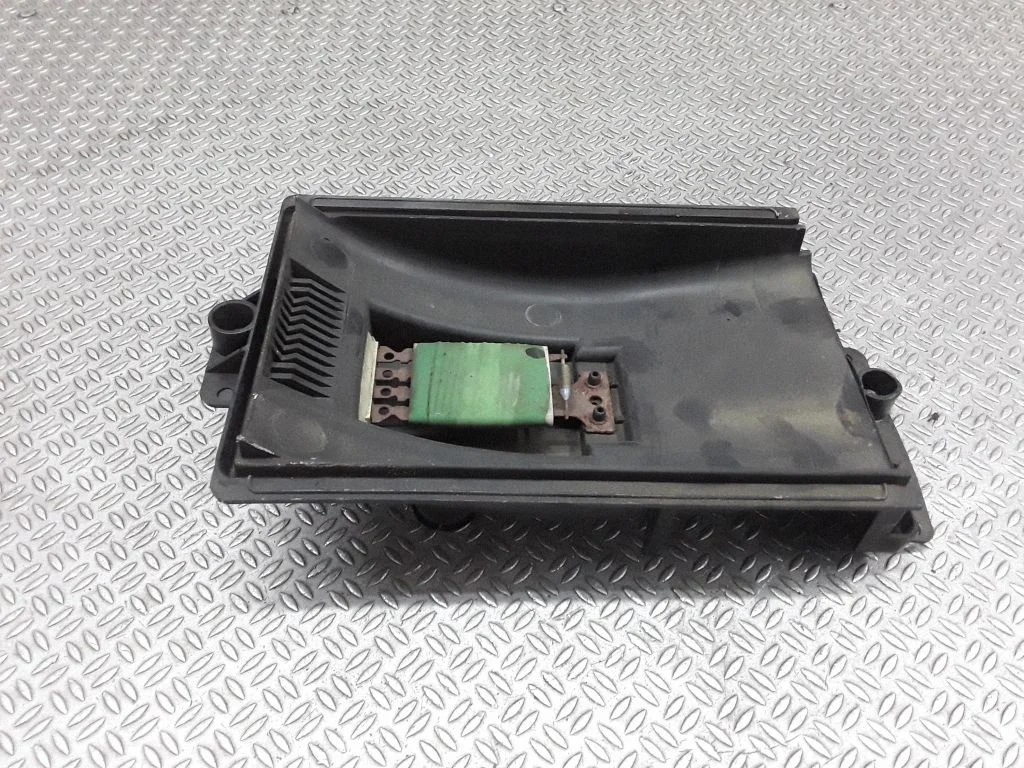 Heater blower motor/fan resistor – Volkswagen Lupo (1998-2005)