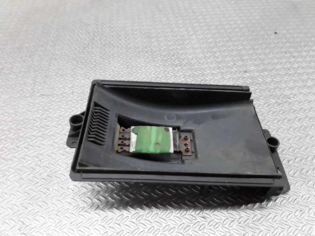 Heater blower motor/fan resistor – Volkswagen Lupo (1998-2005)