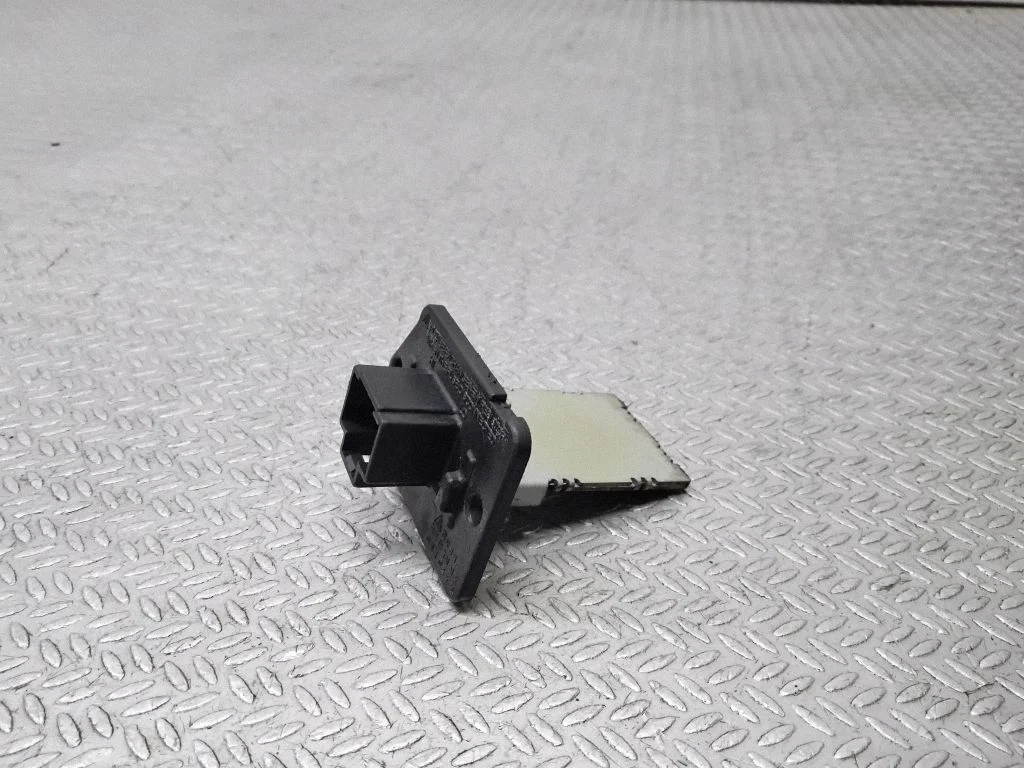 Heater blower motor/fan resistor – Hyundai i30 (2007-2012)