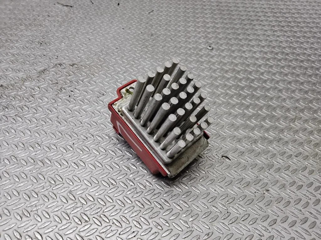 Heater blower motor/fan resistor 1J0907521