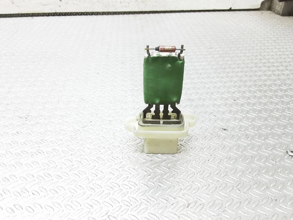 Heater blower motor/fan resistor – Ford Fiesta (2006-2008)