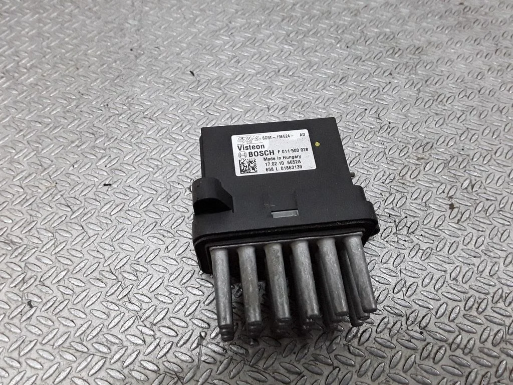 Heater blower motor/fan resistor – Ford Fiesta (2009-2012)