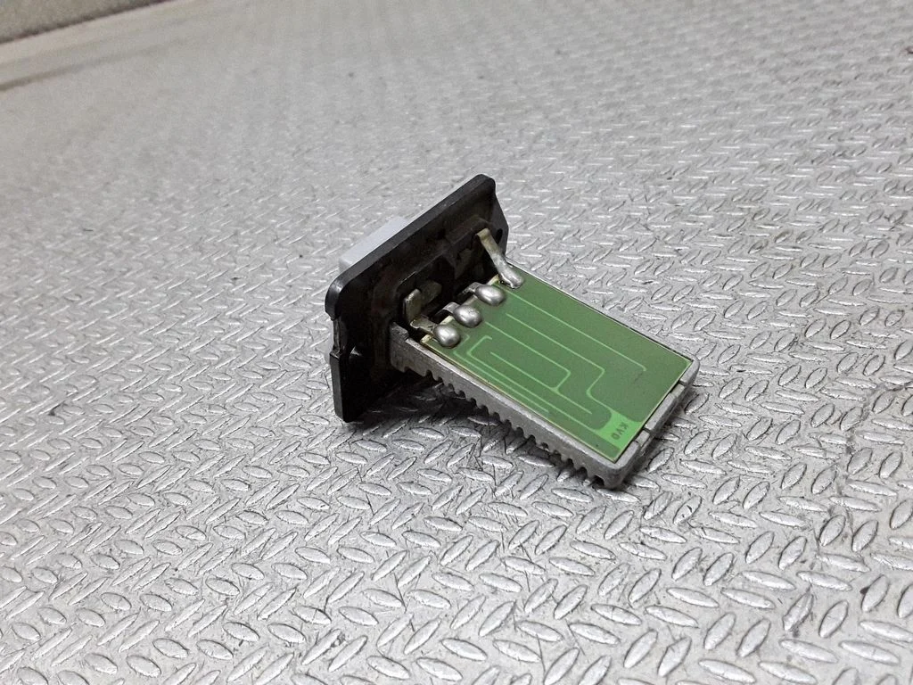 Heater blower motor/fan resistor
