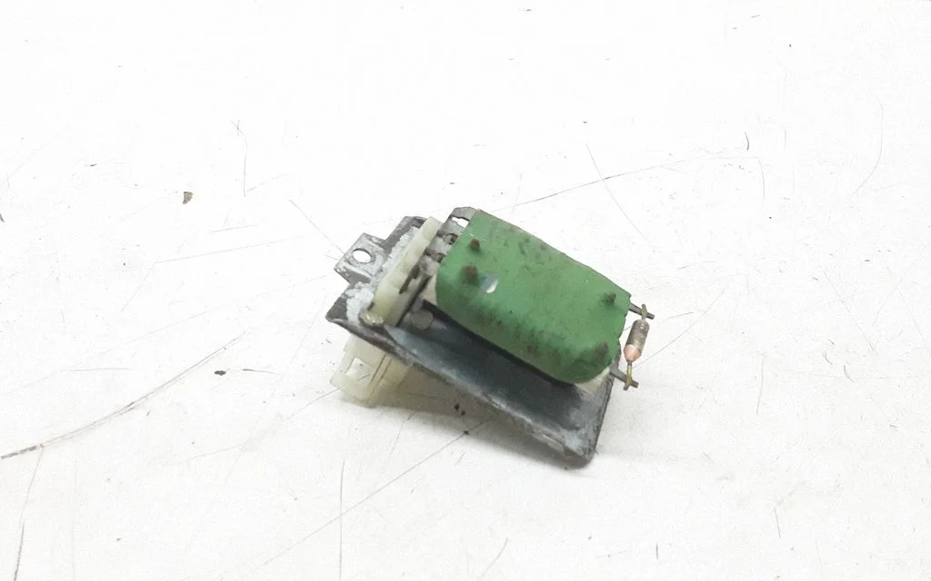 Heater blower motor/fan resistor – Volkswagen Golf III (1992-1997)