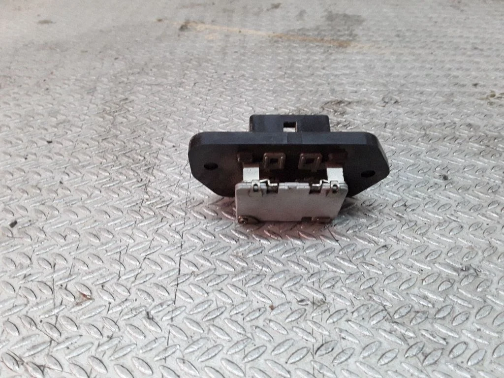 Krāsniņas ventilatora rezistors (reostats) – Honda HR-V (1998-2005)
