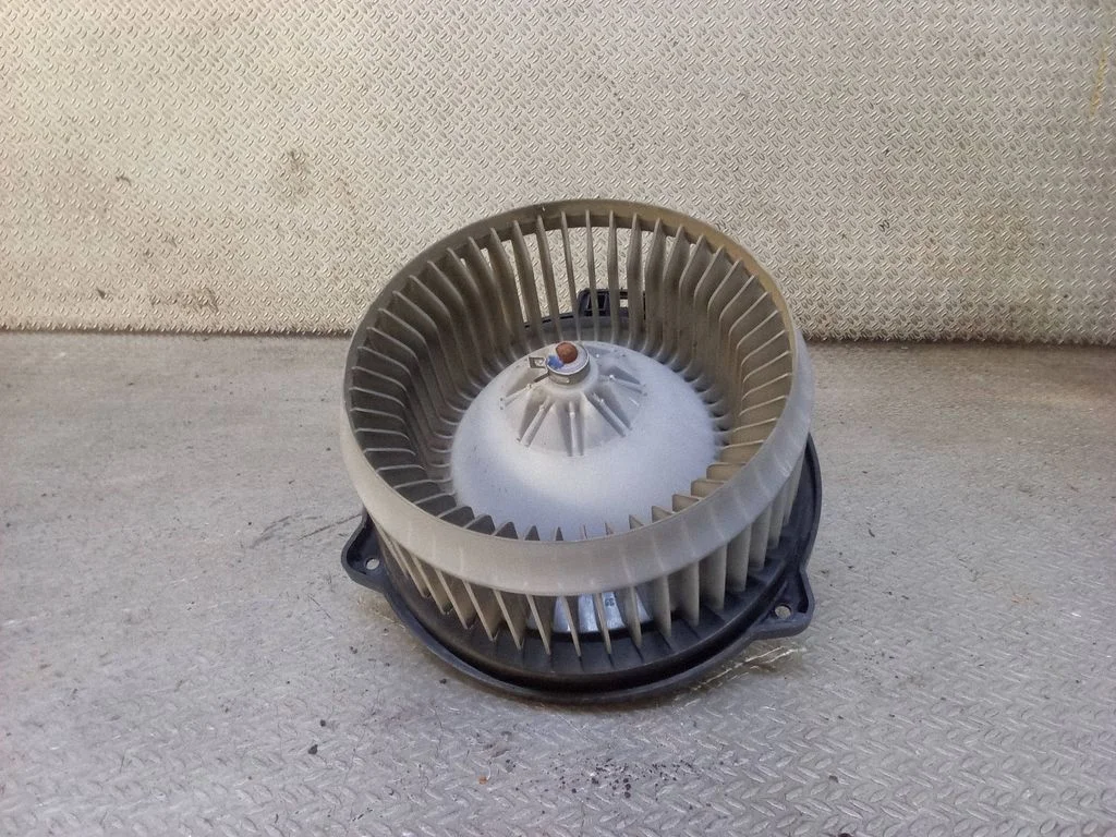 Heater fan/blower – Mitsubishi Grandis (2003-2011)
