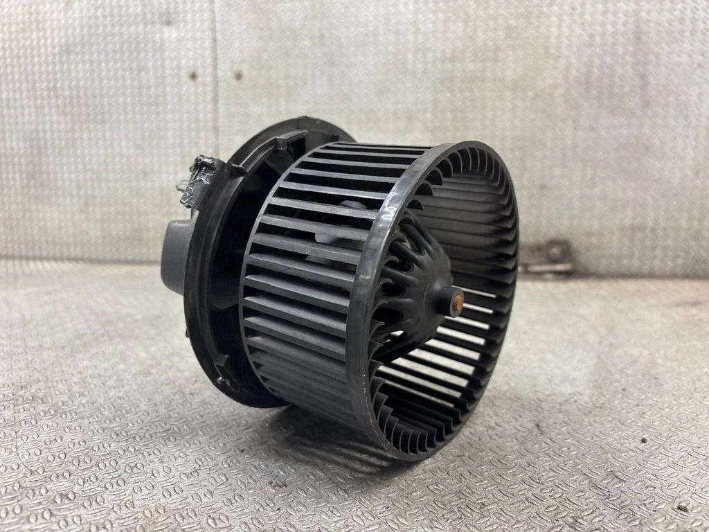 Krāsniņas ventilators/pūtējs – Nissan Micra (2003-2007)