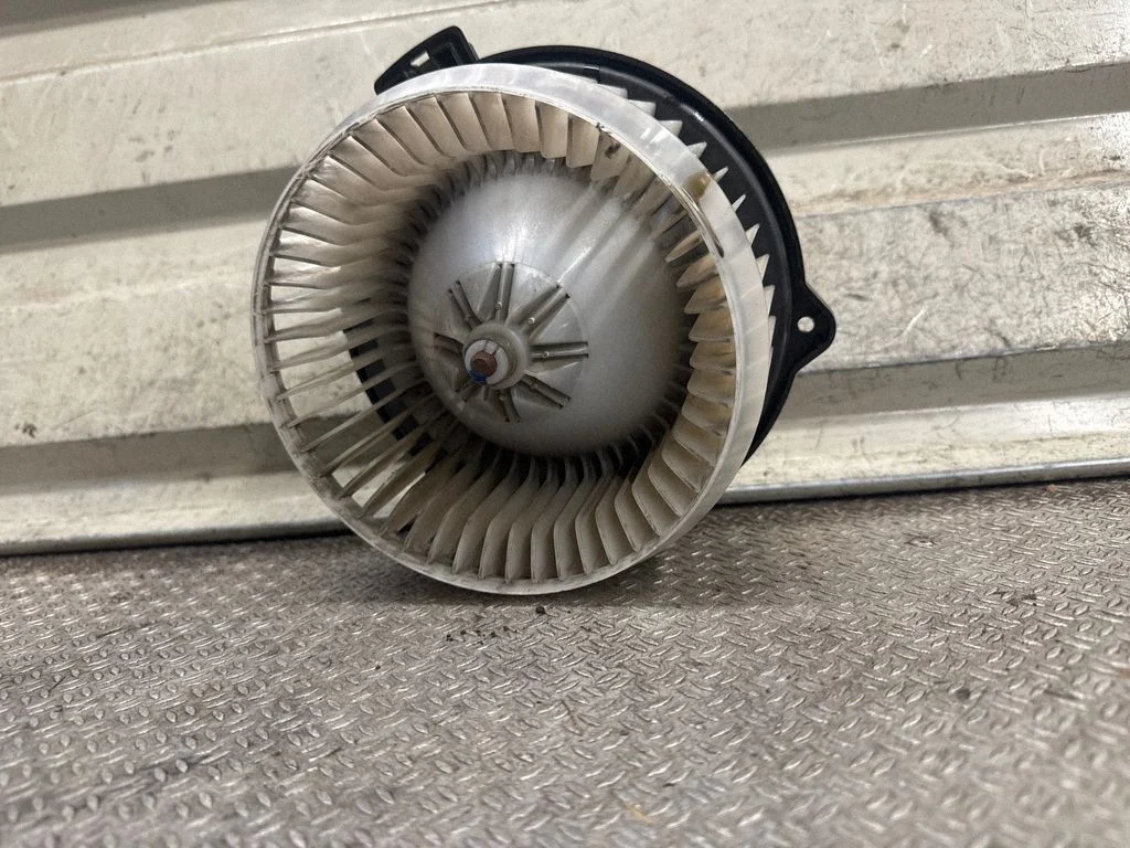 Heater fan/blower – Mitsubishi Grandis (2003-2011)