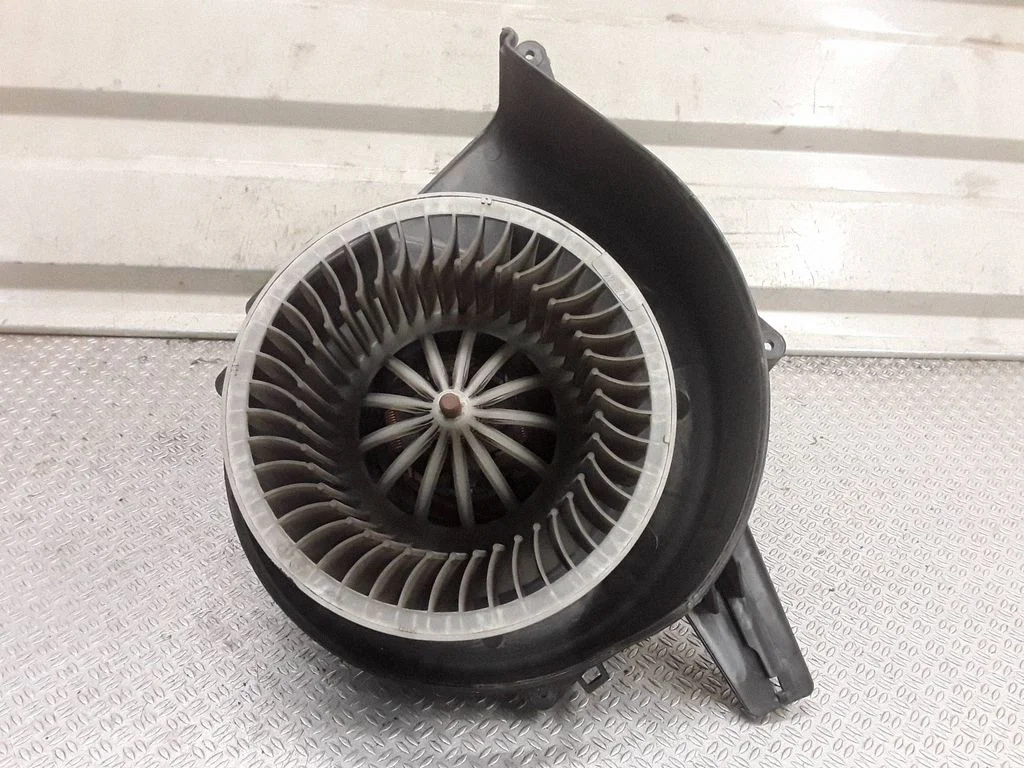 Salongipuhur – Volkswagen Polo V 6R (2009-2017)