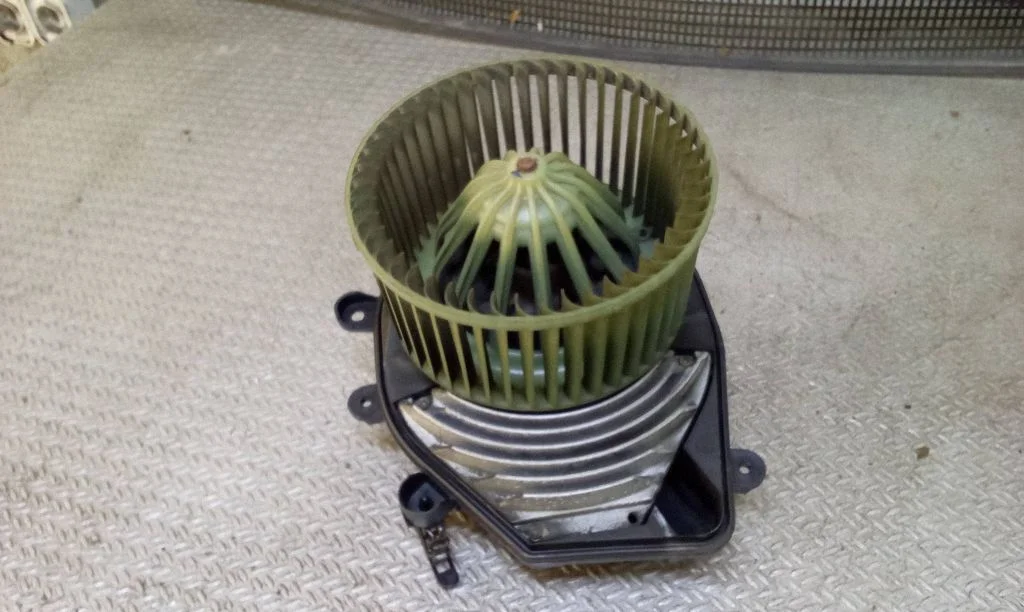 Heater fan/blower – Volkswagen Passat B5.5 (2001-2005)