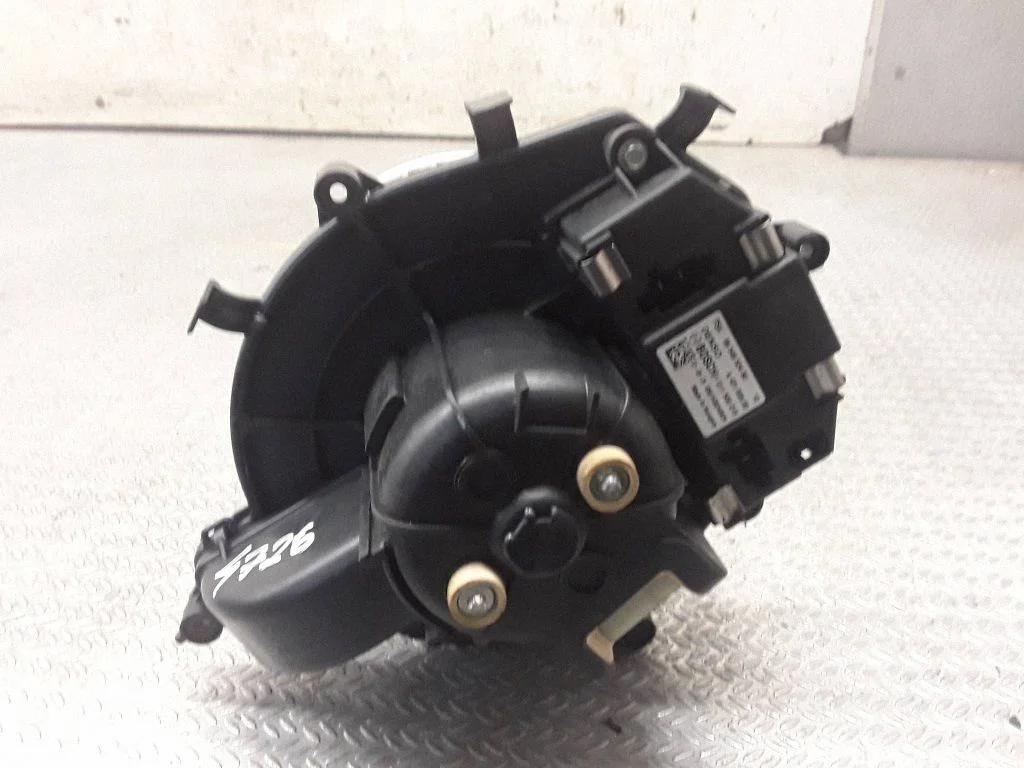 Heater fan/blower 5E2228100