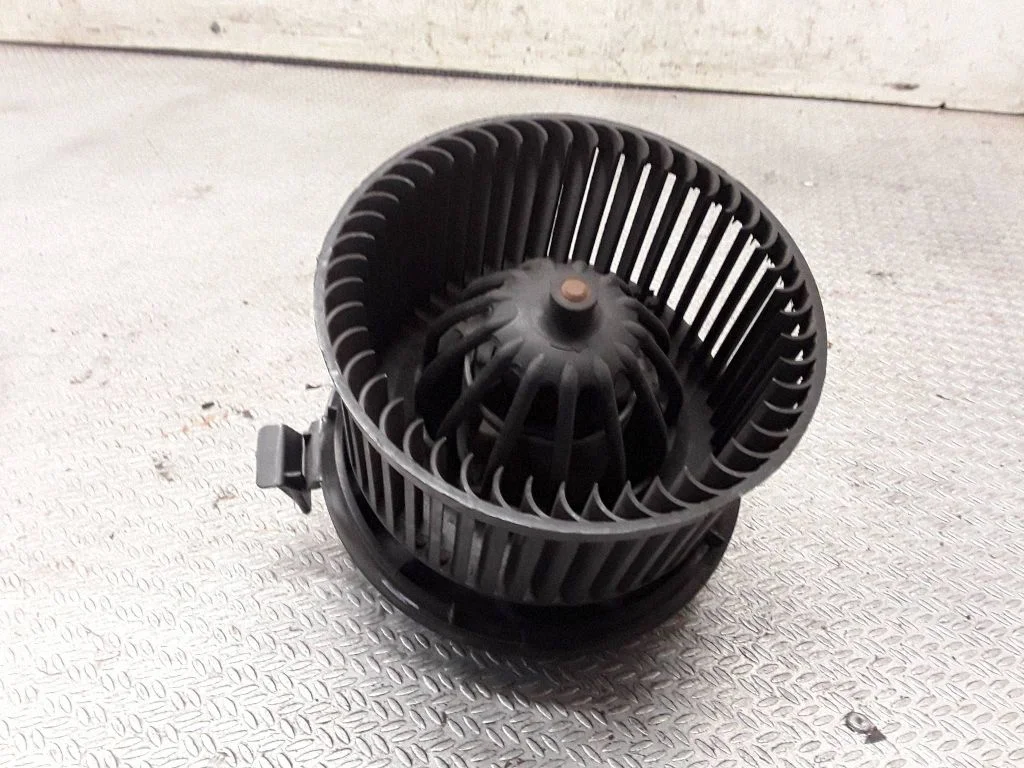 Krāsniņas ventilators/pūtējs – Nissan Note (E11) (2006-2014)