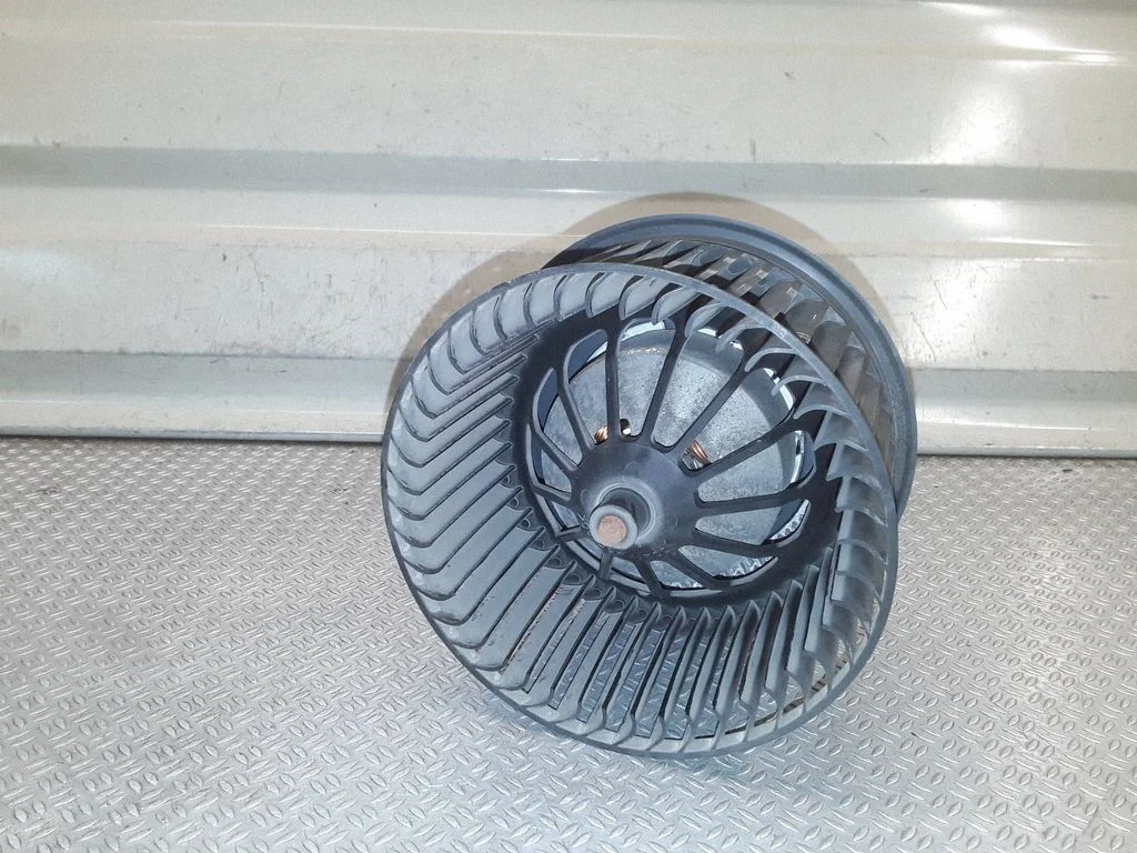 Heater fan/blower 4M5H18456CD – Volvo C30 (2007-2010)