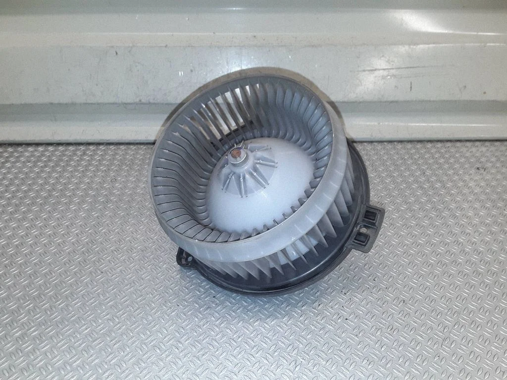 Heater fan/blower – Mitsubishi Grandis (2003-2011)