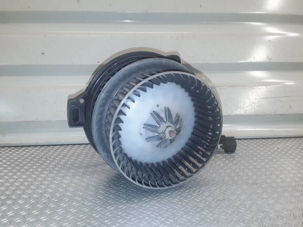 Krāsniņas ventilators/pūtējs – Toyota Previa (XR30, XR40) II (2000-2006)