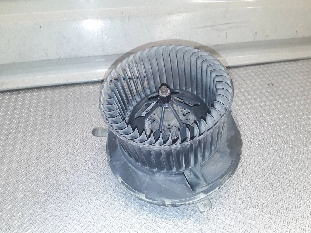 Salongipuhur – Volkswagen Passat CC (2008-2016)