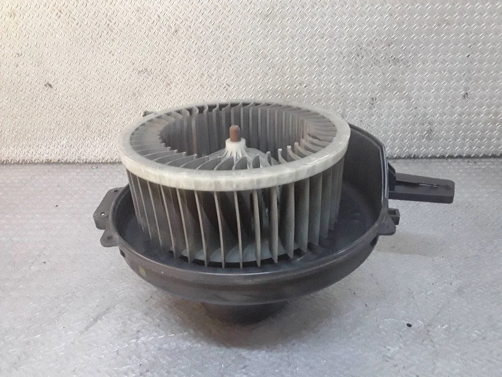 Krāsniņas ventilators/pūtējs – Skoda Roomster (5J) (2006-2015)