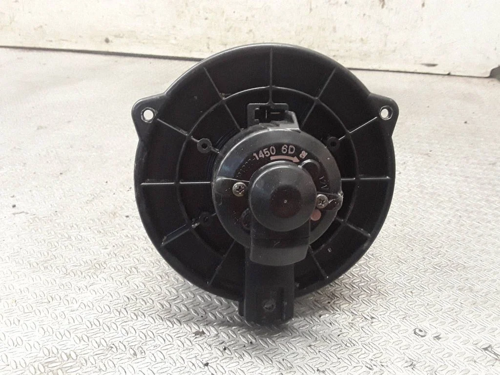 Heater fan/blower – Toyota RAV 4 (XA20) (2000-2005)