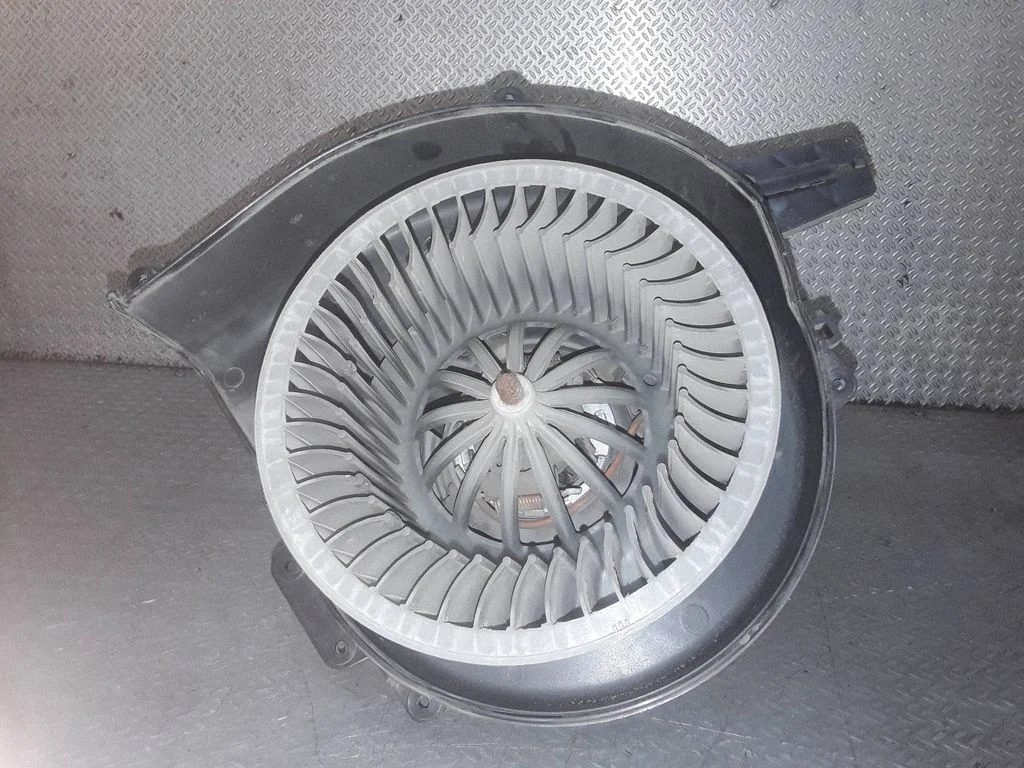 Krāsniņas ventilators/pūtējs – Skoda Roomster (5J) (2006-2015)