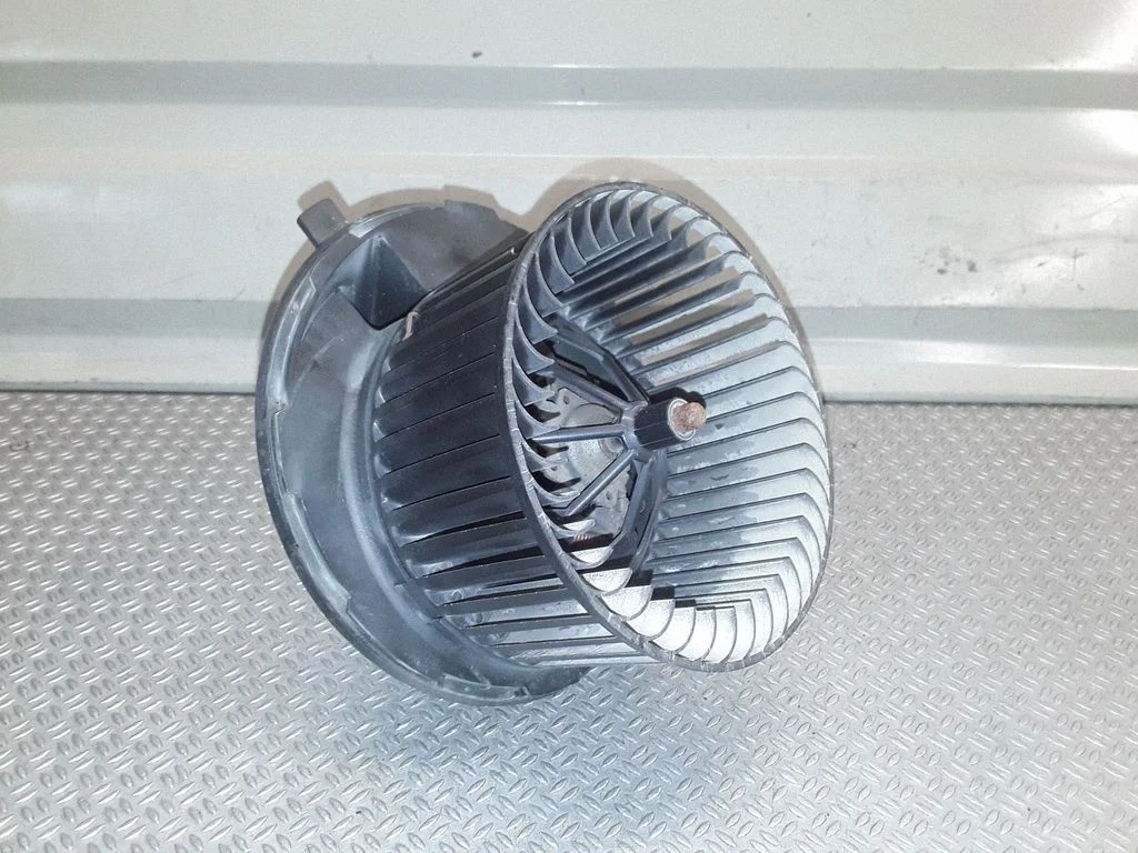 Salongipuhur – Volkswagen Passat CC (2008-2016)