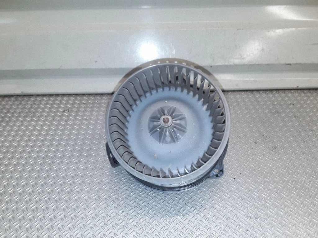 Heater fan/blower – Toyota RAV 4 (XA20) (2000-2005)