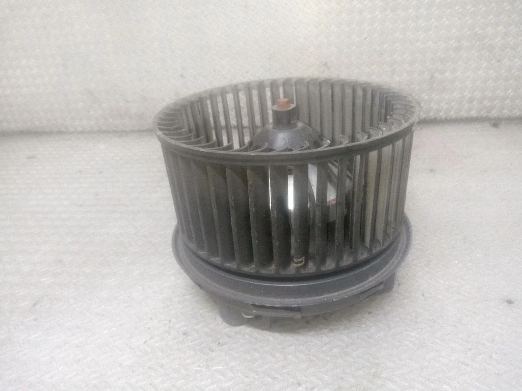 Heater fan/blower 4M5H18456CD – Volvo C30 (2007-2010)