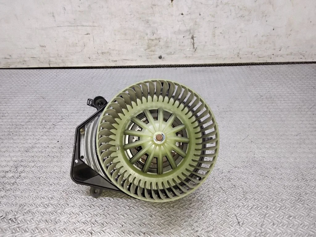 Heater fan/blower – Volkswagen Passat B5.5 (2001-2005)