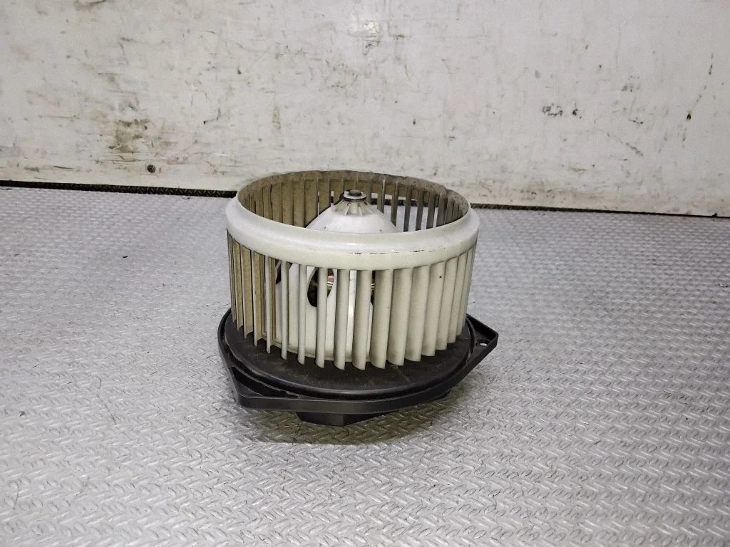 Krāsniņas ventilators/pūtējs – Nissan Murano Z50 (2002-2008)