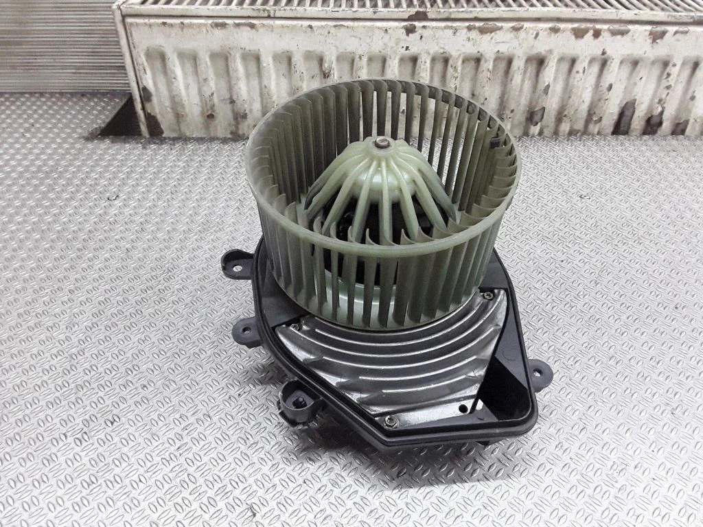 Heater fan/blower – Volkswagen Passat B5.5 (2001-2005)