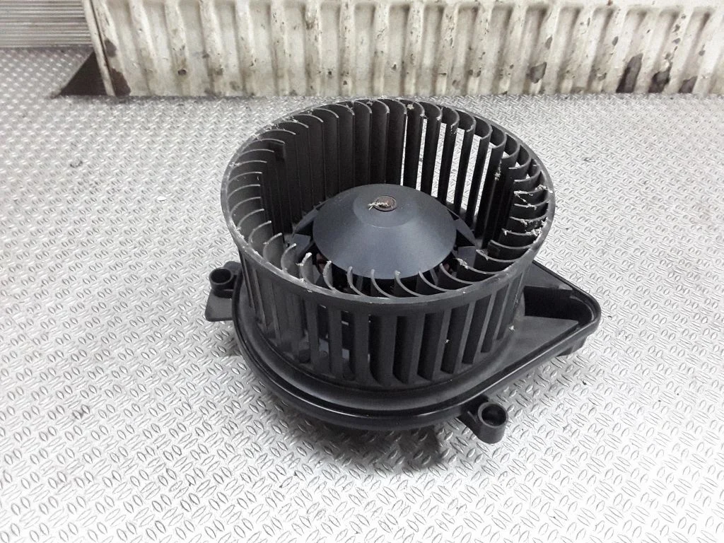 Heater fan/blower – Audi A4 S4 B7 8E 8H (2005-2008)