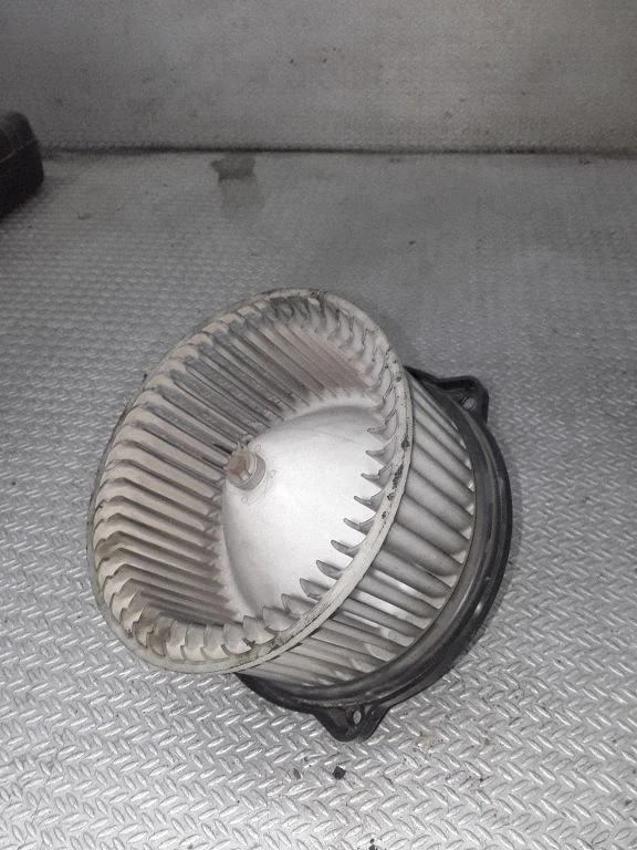 Krāsniņas ventilators/pūtējs GJ8AA023C13