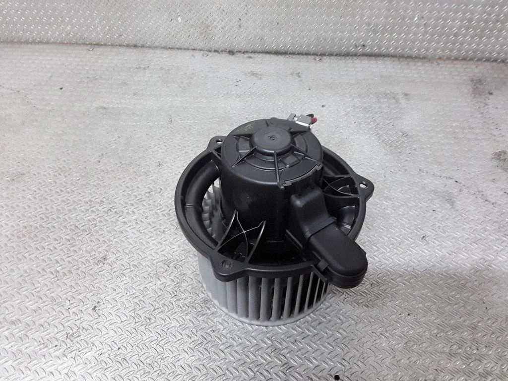 Krāsniņas ventilators/pūtējs – Hyundai i30 (2007-2012)