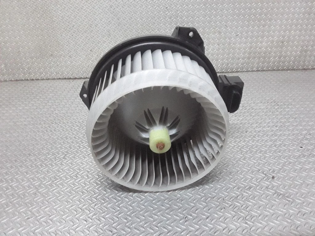 Heater fan/blower 2727000301 – Suzuki Swift I (2004-2010)