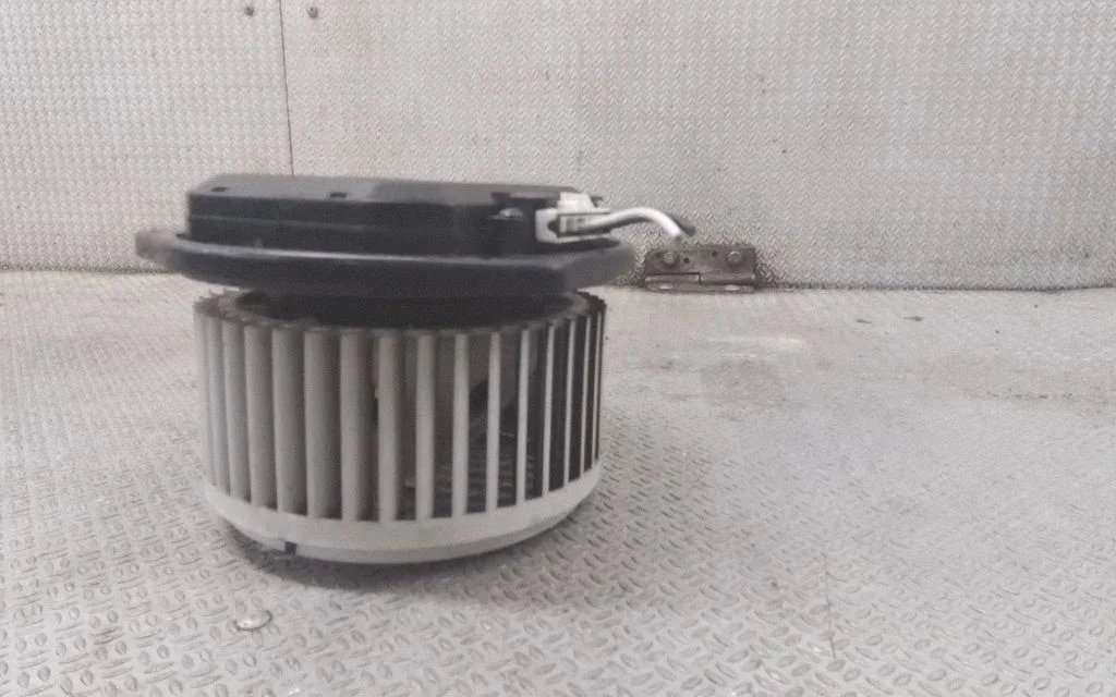 Krāsniņas ventilators/pūtējs – Nissan Murano Z50 (2002-2008)