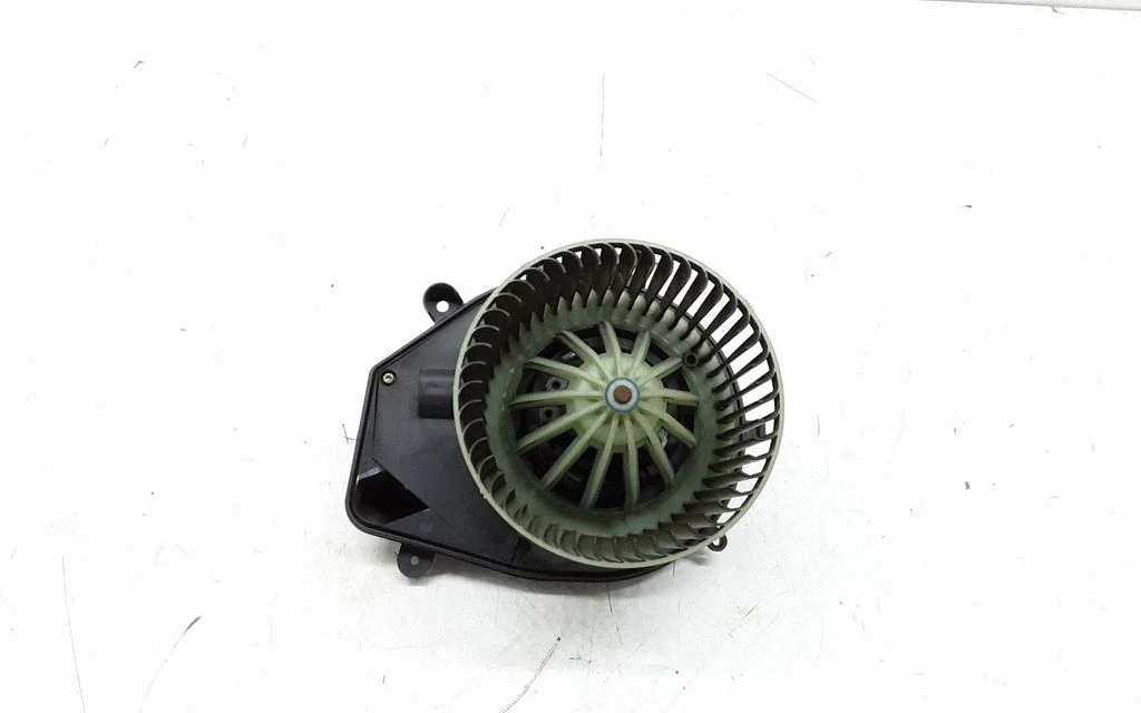 Heater fan/blower – Volkswagen Passat B5.5 (2001-2005)
