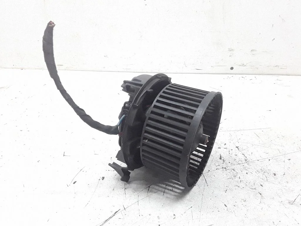 Krāsniņas ventilators/pūtējs – Nissan Micra (2003-2007)