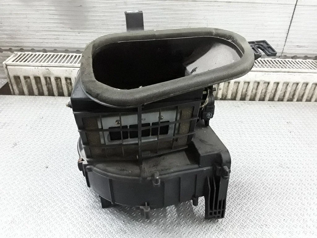 Salona klimata mezgla plastmasas korpuss AA116300 – Acura MDX II (2007-2013)