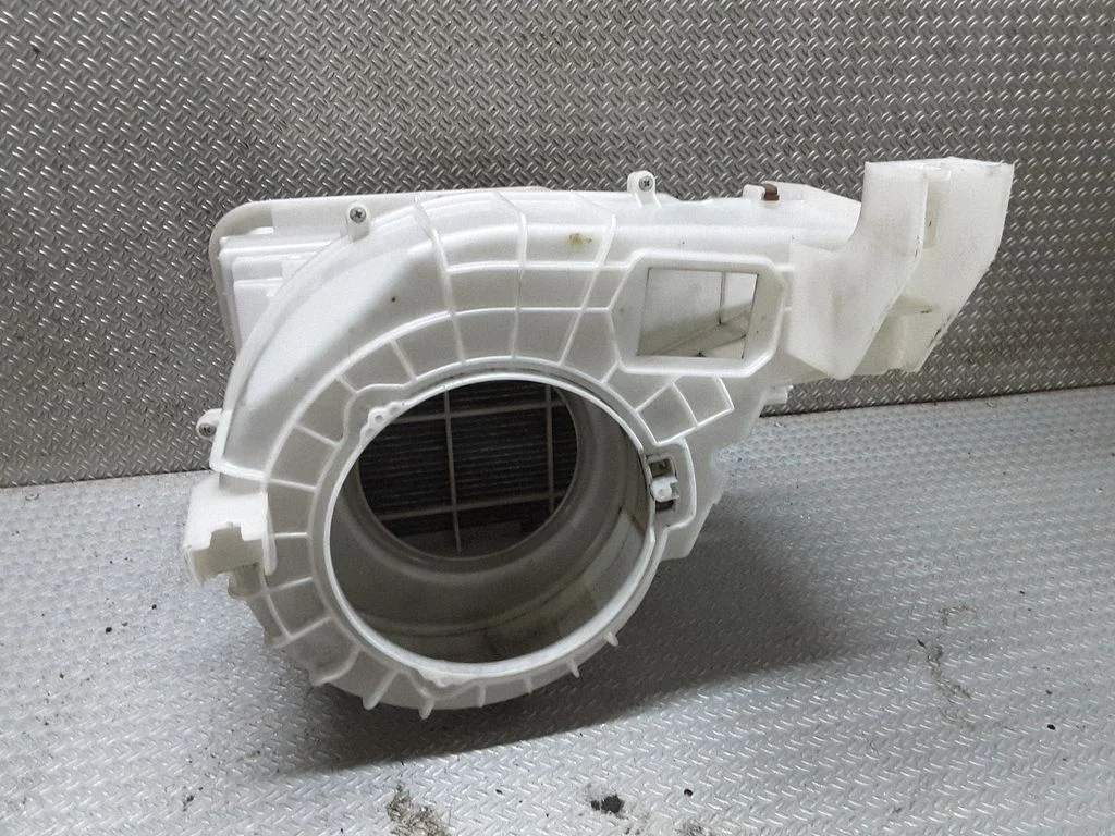 Salona klimata mezgla plastmasas korpuss 72210AG200