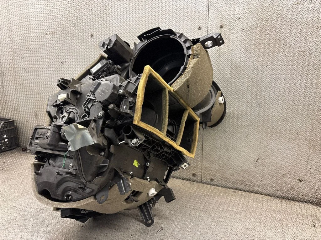 Salona klimata mezgla komplekts 9684585180 – Peugeot 207 CC (2007-2014)