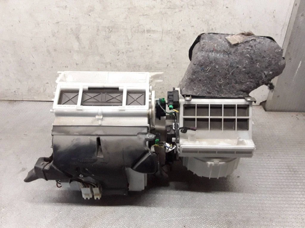 Salona klimata mezgla komplekts – Mitsubishi Outlander (2007-2012)